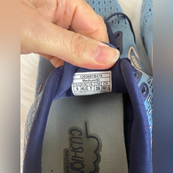 Brooks glycerin 20 Sky Blue Athletic running Shoes 9 - Picture 9 of 11
